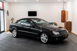 Mercedes-Benz CLK 320 .