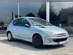 Peugeot 206 1.4 i 75cv Climatisation automatique / Régulateur de vitesse / Vitres électriques