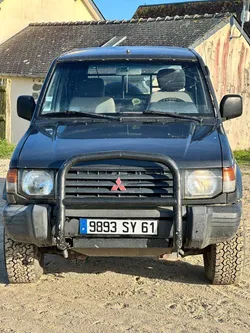 MITSUBISHI Pajero 2.5 TD 99 CH - ROULE PARFAITEMENT dans l’état