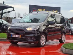 Ford Tourneo Courier 1.0 EcoBoost Titanium
