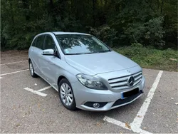 MERCEDES-BENZ Classe B 180 CDi BlueEFFICIENCY 110 ch DESIGN , gris, 5p ,6CV , mise en circulation le 28/03/2013 garantie 3 mois extensible 1 ans voir conditions. /CAMÉRA AR/ BLUETOOTH /RADAR AV