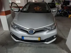 Toyota Auris Auris Touring Sports 1.8 Hibrida 136 Cv. Impecável! ÚNICO DONO! 128547 Kms! Negociável.