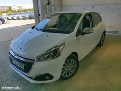 Peugeot 208 1.2 PureTech Signature
