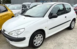 PEUGEOT 206 Phase 2 / 1.4 HDI 3 Portes Distribution/Pneus et Révision Neuve « GARANTIE + 12 MOIS »