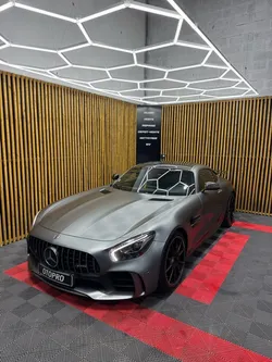 Mercedes amg gtr 4.0 v8 585ch