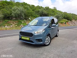 Ford Tourneo Courier 1.0 EcoBoost Titanium