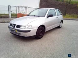 Seat Ibiza 1.4 a gasolina apenas 211mil/km