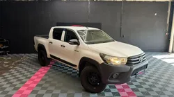 TOYOTA HILUX DOUBLE CABINE BLE CAB 4WD 2.4L 150 D-4D LeCap