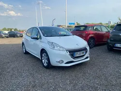Peugeot 208 2016 en très bon état Style Full options