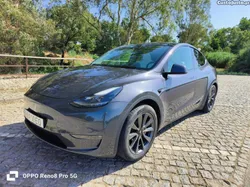 Tesla Model Y Tração traseira