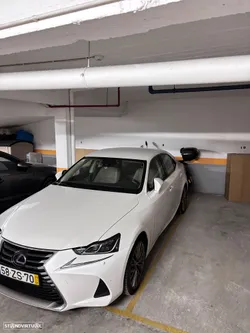 Lexus IS 300H Luxury