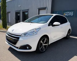PEUGEOT 208 1.5 BLUE HDI 100 ch ACTIVE- 5 Places - Apple carplay - Distribution faite