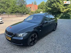 BMW 335i E90 3.0 306CH High Executive - Carnet Entretien - Toit Ouvrant - GPS - Sièges Chauffants - Palettes au Volant - 198 000KM