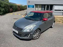 SUZUKI SWIFT (2) de 2014 en 5 Pts moteur 1,2l ess 94 ch BVMECANIQUE Finition GLX ACCES CONFORT TOIT BI-COLOR ROUGE FEUX AUTOMATIQUE CLIMATISATION OK CAMERA JANTES ALU CT OK 2 CLES