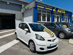 Belle Toyota aygo vvt essence GPS clim possibilité garantie 12 / 24 / 36 mois