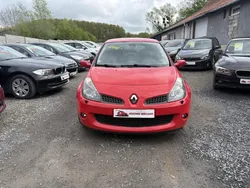 Renault Clio III 2.0 16v 200ch Renault Sport