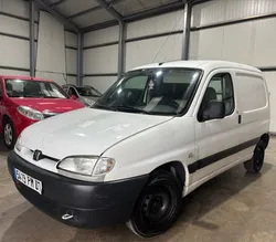 Peugeot partner 1.9 d 69ch - attelage - garantie 12 mois