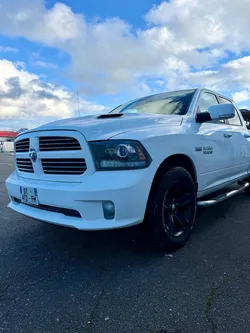 Dodge RAM 1500 Sport V8 5.7L HEMI 2013 Crew Cab - CTTE