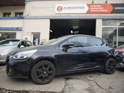 Renault Clio 1.5 dCi 90ch Limited eco2 / 1e mise en circulation: 23 mai 2014 / 144.400 km