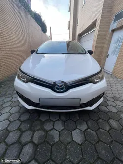 Toyota Auris 1.8 HSD Comfort +P.Techno+P.Sport