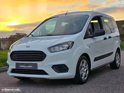 Ford Tourneo Courier 1.5 TDCi Titanium