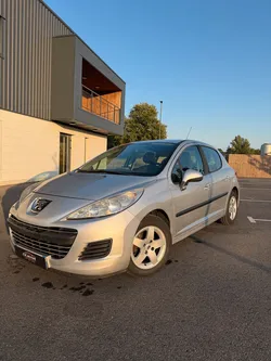 Peugeot 207 Phase 2 1.4 HDi 70 ch Active 5 portes Diesel / Distribution Vidange effectué