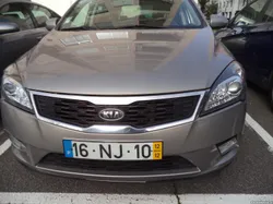 Kia Ceed TDI-1.6-W-  est-pele