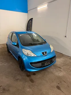 Peugeot 107 1.0i 68cv BVA 3P