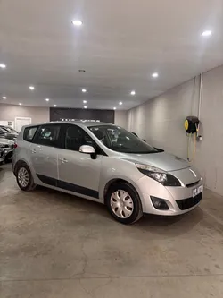 RENAULT GRAND SCENIC 1.5 DCI 110CH 7 Places