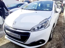 Peugeot 208 1.6 blue hdi active gps