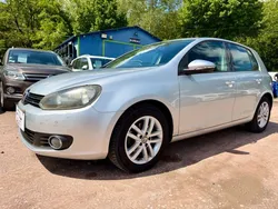 Volkswagen golf vi 1.6l tdi 105cv finition confortline 150.900kms 04/2012 regulateur clim automatique aide au stationnement