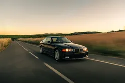 BMW M3 E36 3.0 – Configuration individual – Nombreuses options – Très bel état