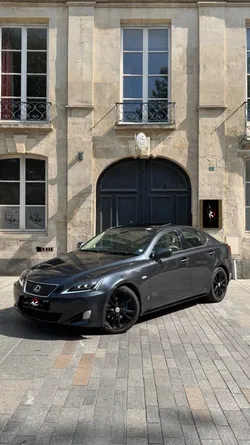 Lexus is250 *peu kilométrée*suivi complet