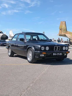 BMW 323 323i
