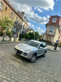 Porsche Cayenne S 3.2i V6 FAIBLE KILOMÈTRES très propre
