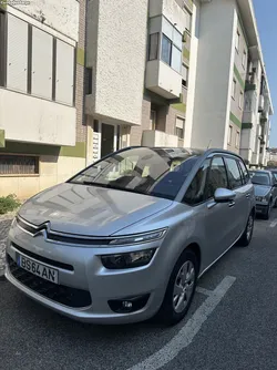 Citroën C4 Picasso 2l014, manual, 7 lugares revisão completa