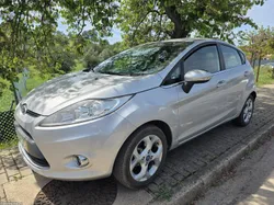Ford Fiesta 1.2i Ghia 5p