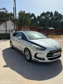 Citroën DS5 2.0 HDi Hy4 So Chic CMP6 102g