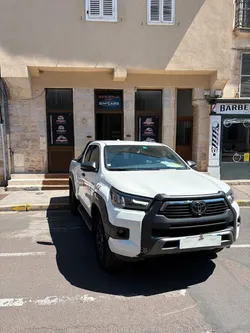 Toyota hilux invincible 2.8D