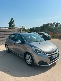 208 hdi 100cv en très bon état