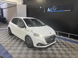 PEUGEOT 208 1.2 PureTech 82 Signature