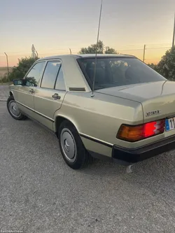 Mercedes-Benz 190 190E