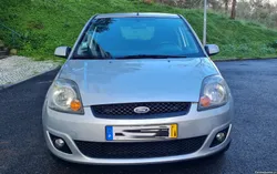 Ford Fiesta 1.4 Diesel, 5 Lugares, Bom Estado