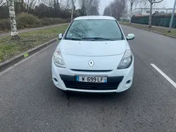 Avendre renault clio 3 phase 2 essence 1/2 75ch