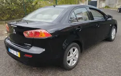 Mitsubishi Lancer 1.5 INVITE 110 CV (86.000 KMS)