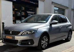 PEUGEOT 308 II 1.2 PURETECH 130 ch STYLE EAT8 BVA + 1ÈRE MAIN + SUIVI PEUGEOT + CAMÉRA DE RECUL + CARPLAY