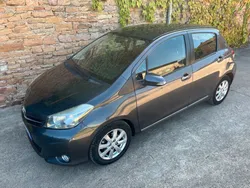 A SAISIR TOYOTA YARIS 1.4L D-4D 90CH DYNAMIC(caméra de recul)(écran tactile) suivi GARAGE