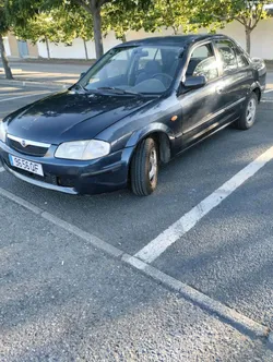 Mazda 323 gasolina