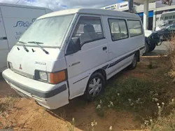 Mitsubishi L300 De 3 a 9 lugares