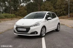 Peugeot 208 1.2 PureTech Signature